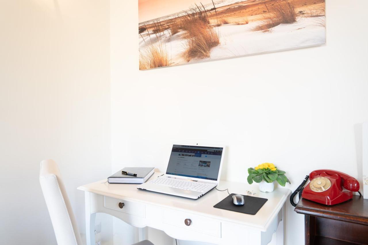 Myricae Rooms Affittacamere No Late Arrival Fiumicino Eksteriør bilde